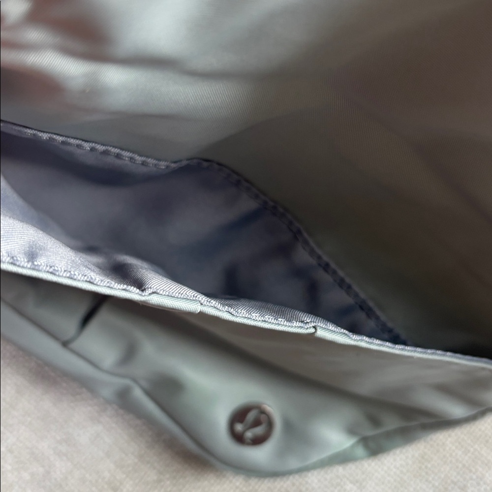 lululemon All Night Festival Belt Bag light green - Picture 9 of 11